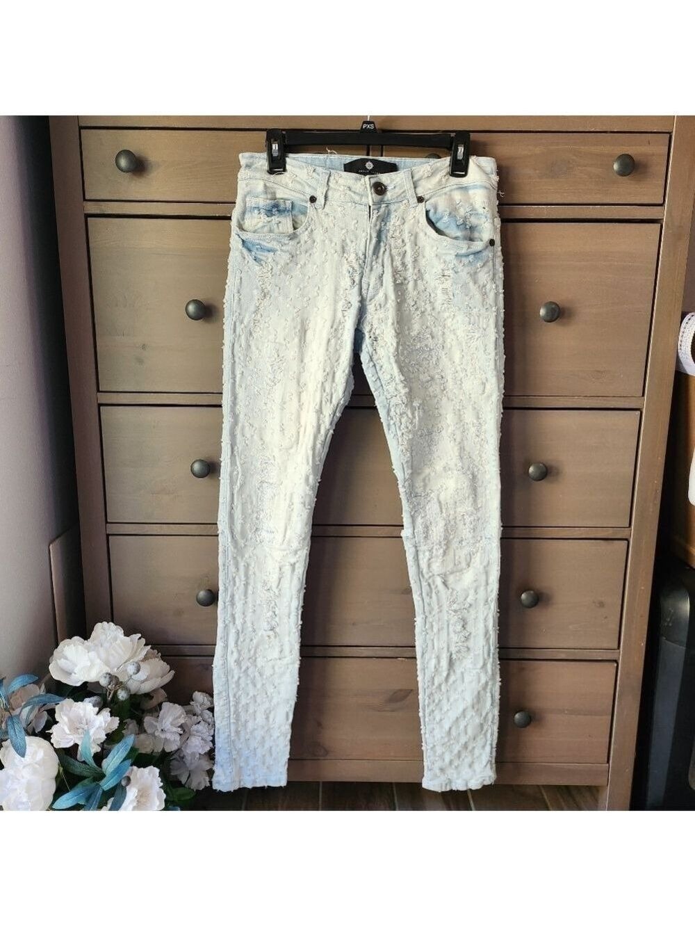 Light Wash FOCUS JEANS Distressed Men's Size W 29 L 32